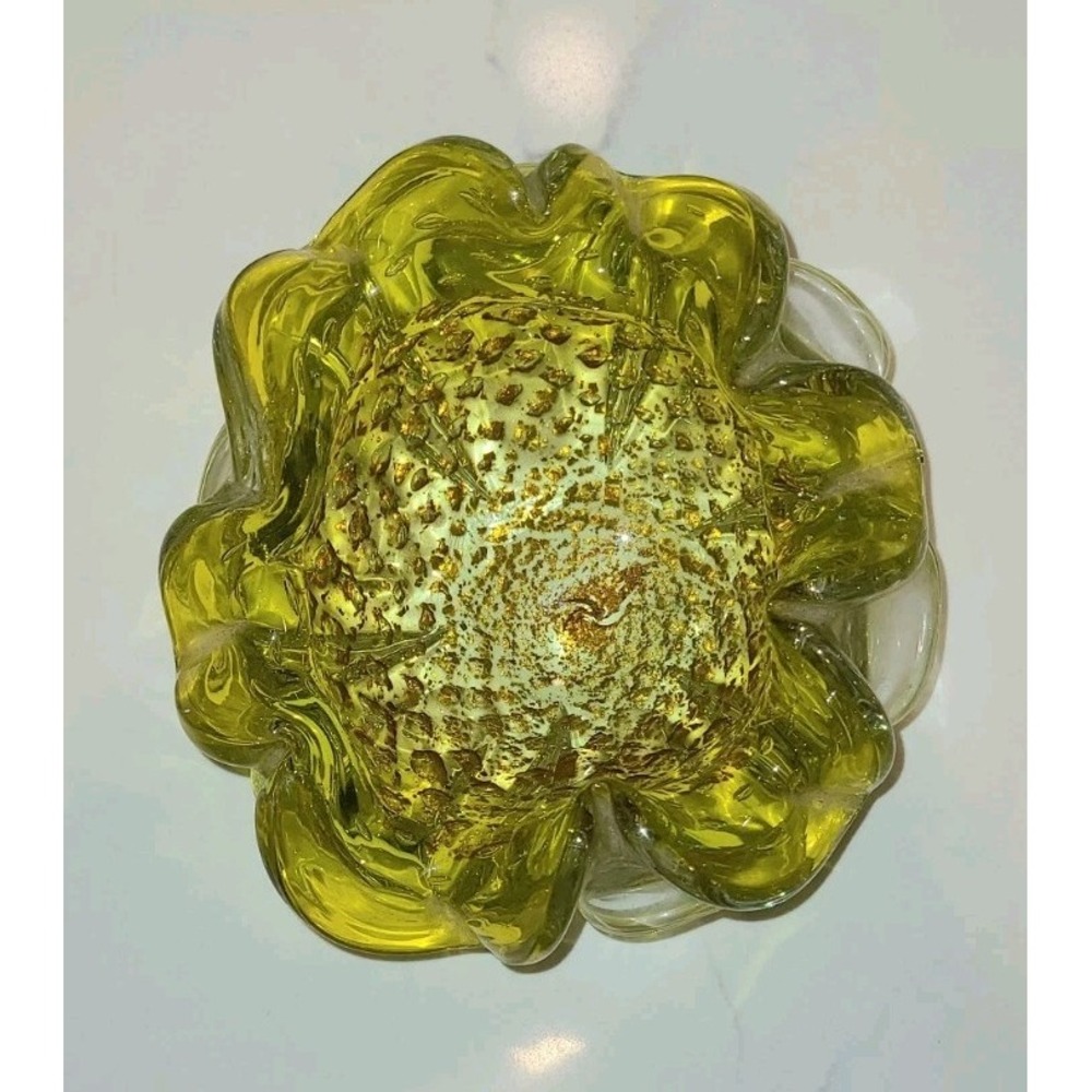 1950s Italian Art Glass Bowl With Gold Flecks‎ After Murano